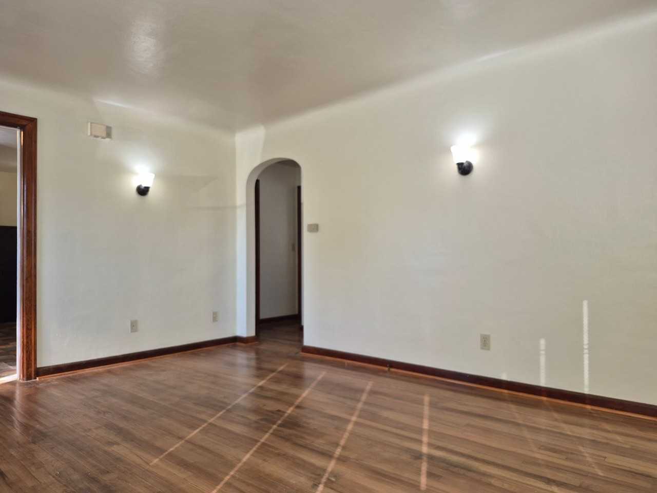 810 High Ave - Photo 4 of 26