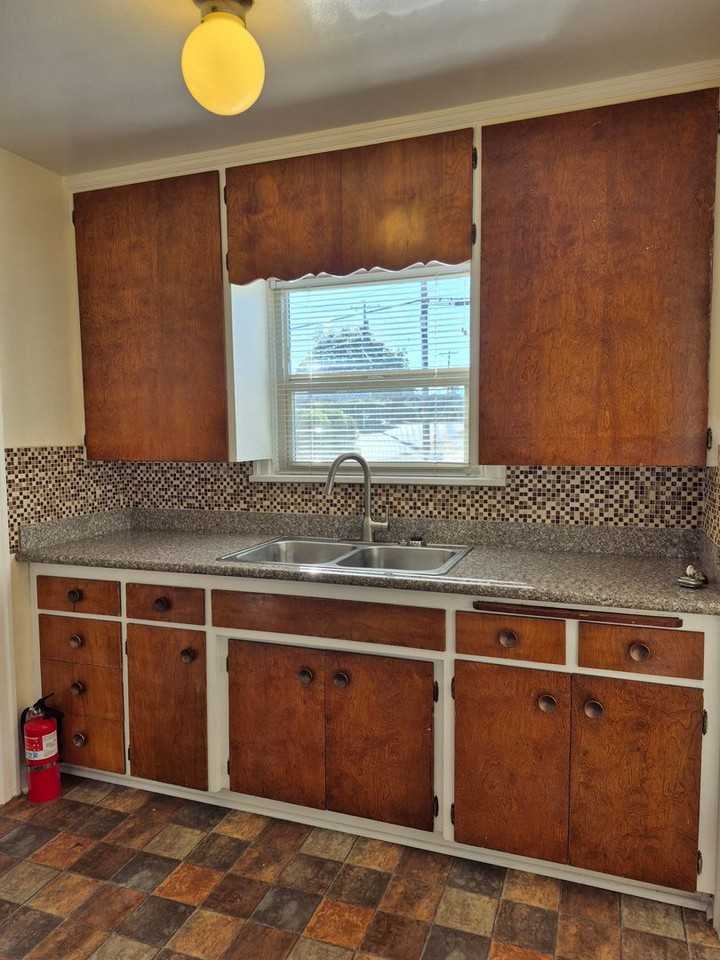 810 High Ave - Photo 6 of 26