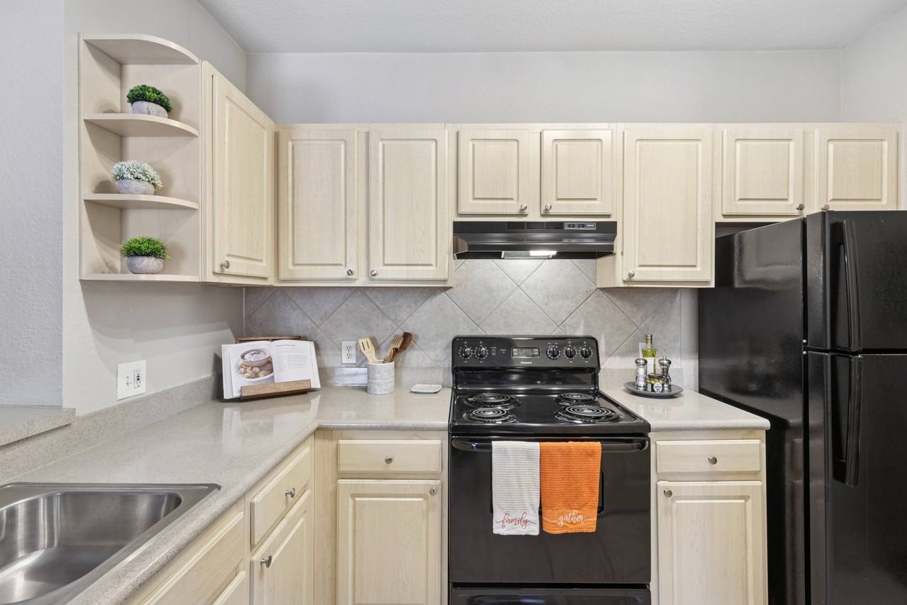 Sanctuary at Highland Oaks - Photo 5 of 39