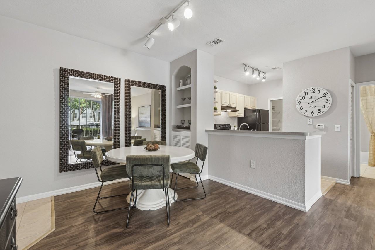 Sanctuary at Highland Oaks - Photo 6 of 39