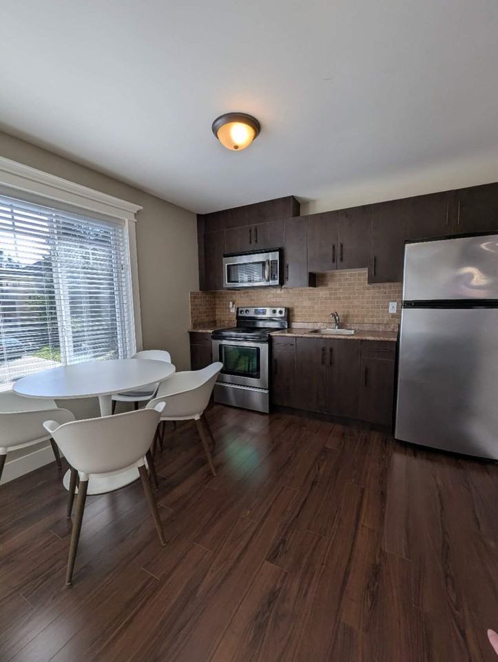 15086 60 Avenue - Photo 2 of 7