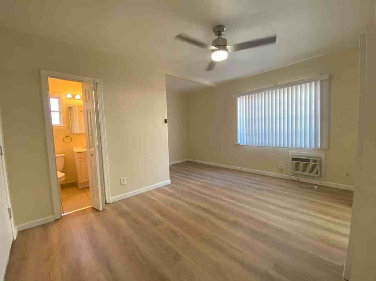 1709 Capitol Ave #9 - Photo 4 of 8