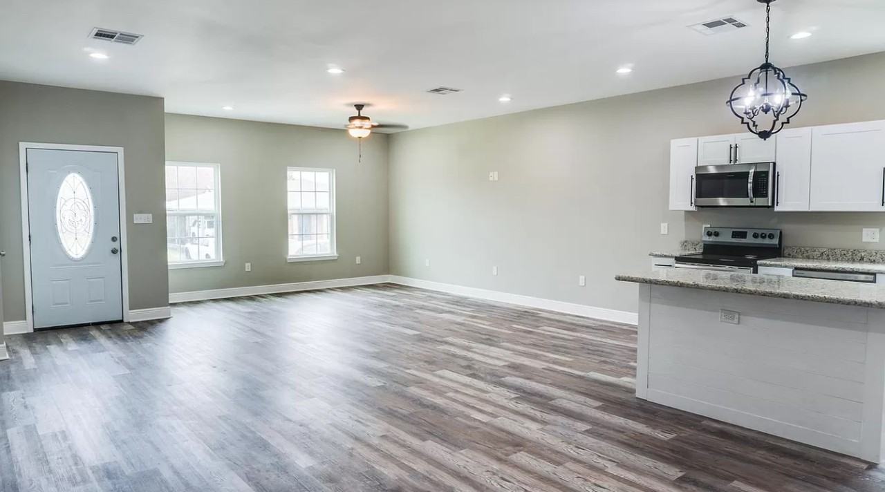 3808 Dominique Dr - Photo 2 of 10