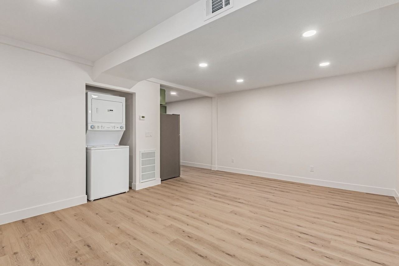 The Everly - Photo 4 of 50