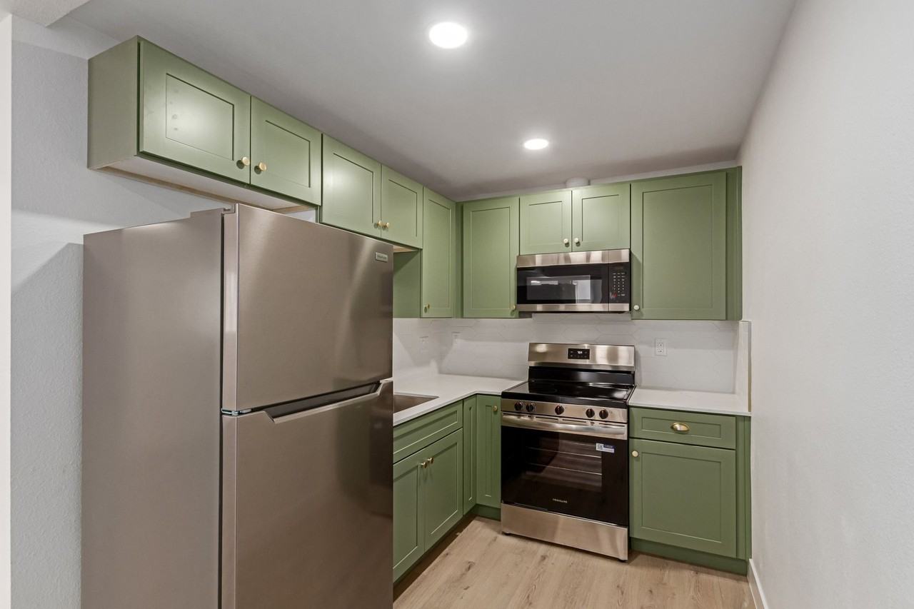 The Everly - Photo 7 of 50