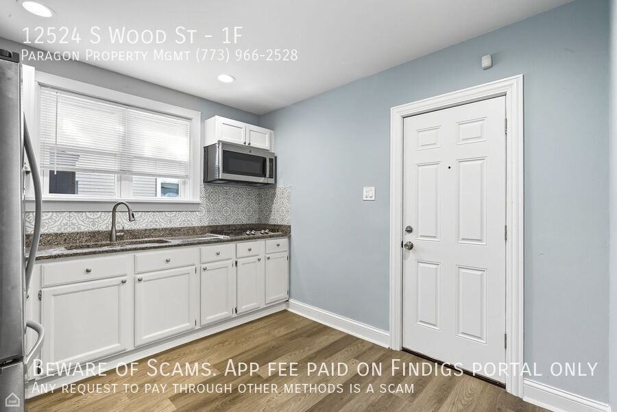 12524 S Wood St #1F - Photo 2 of 26
