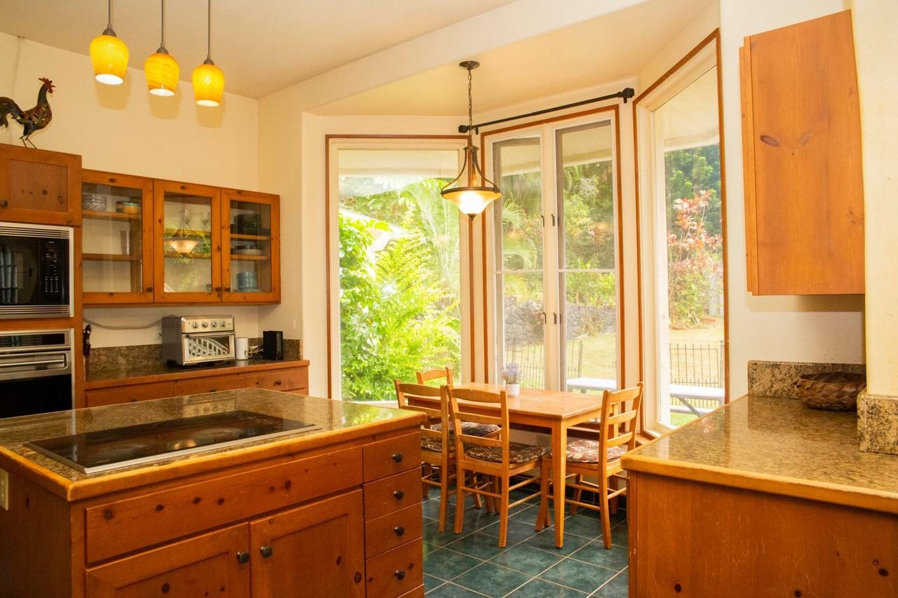 592 Kaupakalua Rd - Photo 7 of 43