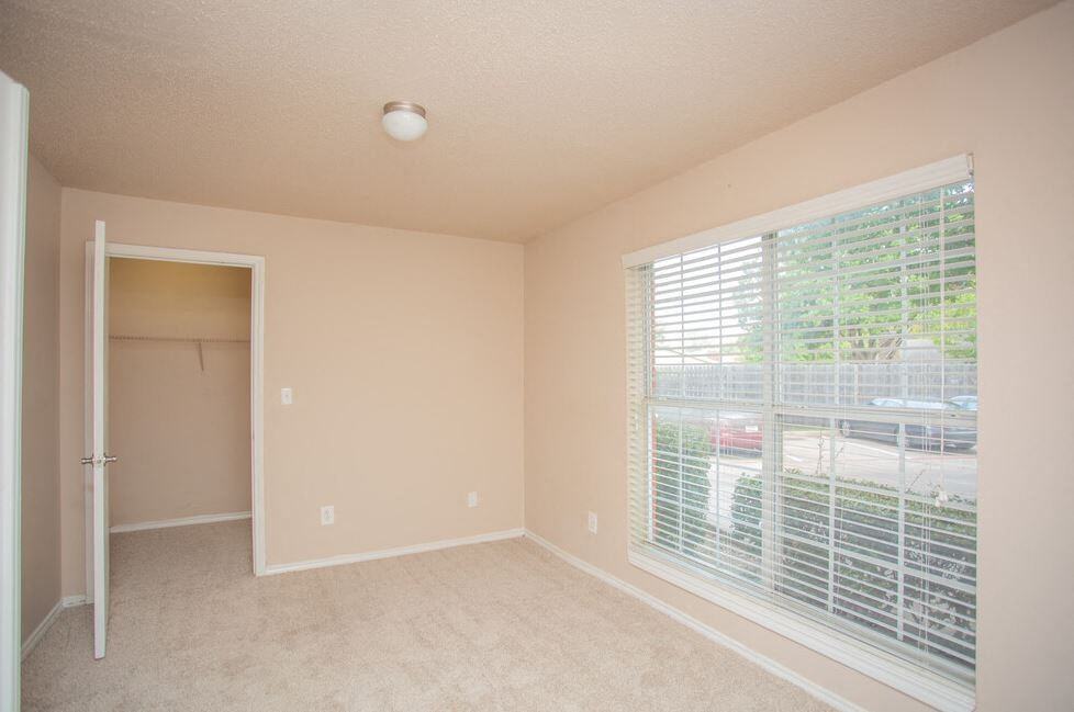 Fountains of Rosemeade - Photo 7 of 14