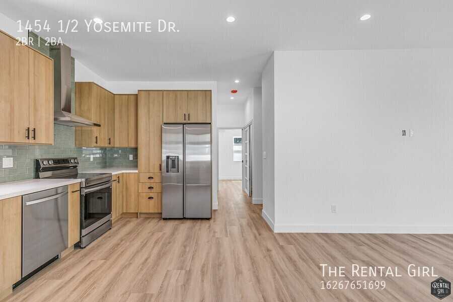 1454 1/2 Yosemite Dr - Photo 3 of 25