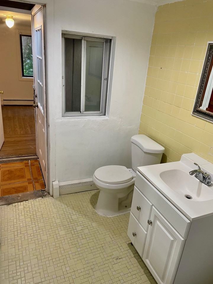 1077 Martinstein Ave #NA - Photo 2 of 14