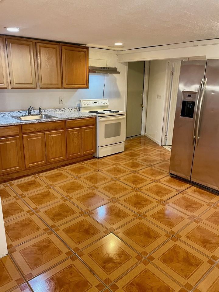 1077 Martinstein Ave #NA - Photo 7 of 14