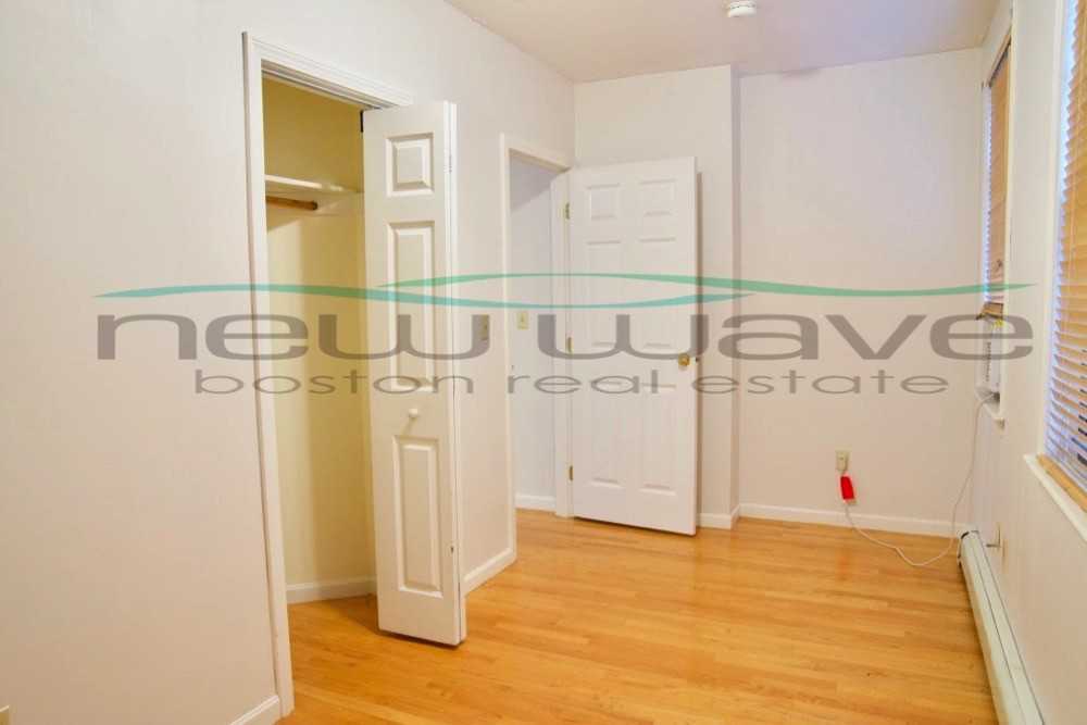 73 Hudson St #3 - Photo 6 of 9