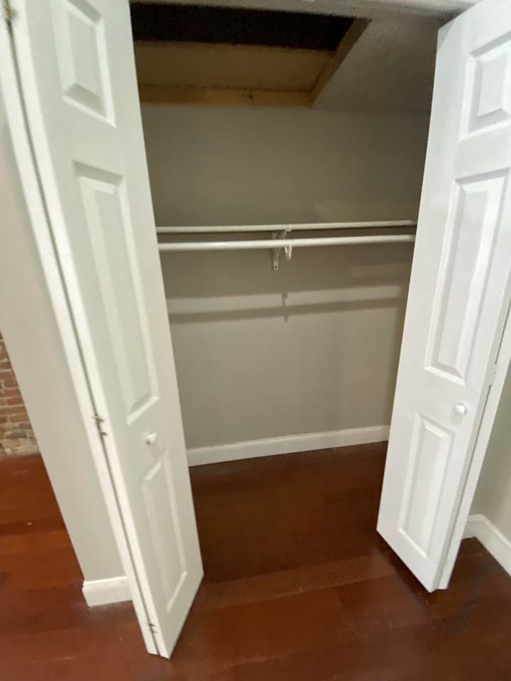 250 Newbury St #3R - Photo 3 of 6