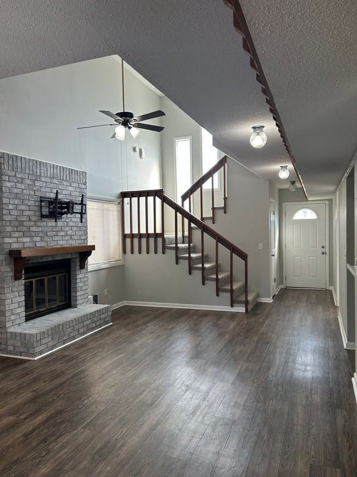 109 Cambridge Rd - Photo 2 of 17