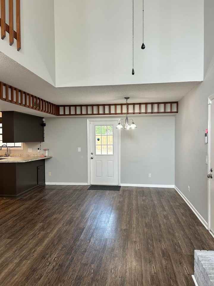 109 Cambridge Rd - Photo 3 of 17