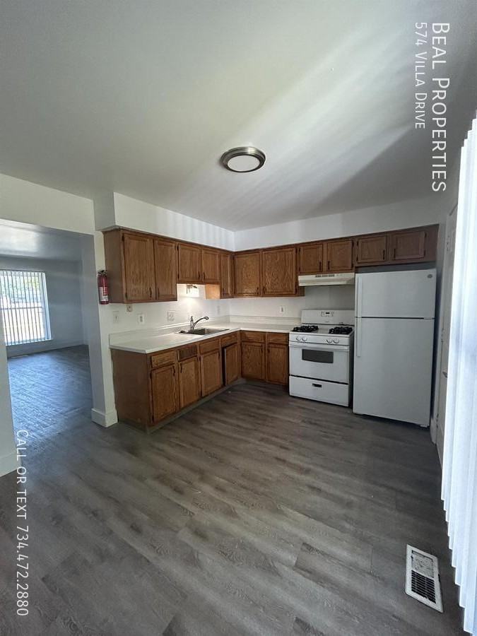 574 Villa Dr - Photo 2 of 7