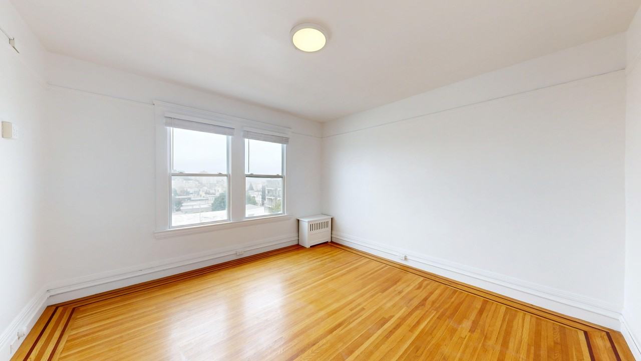 1201 Leavenworth Street - Photo 4 of 34