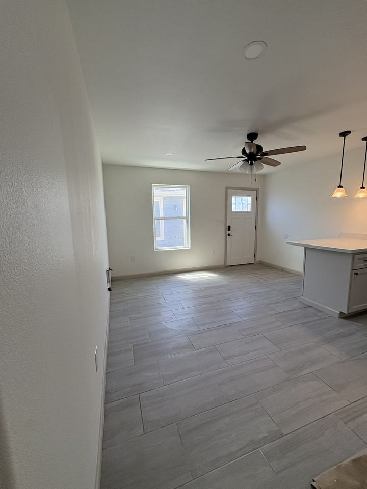 2220 Northridge Ave #D - Photo 5 of 18