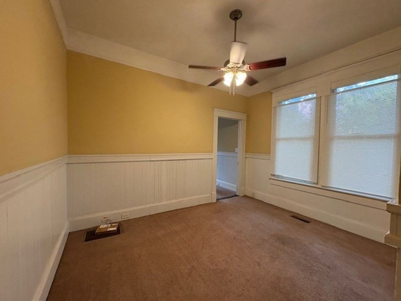 946 Magnolia St #3 - Photo 3 of 10