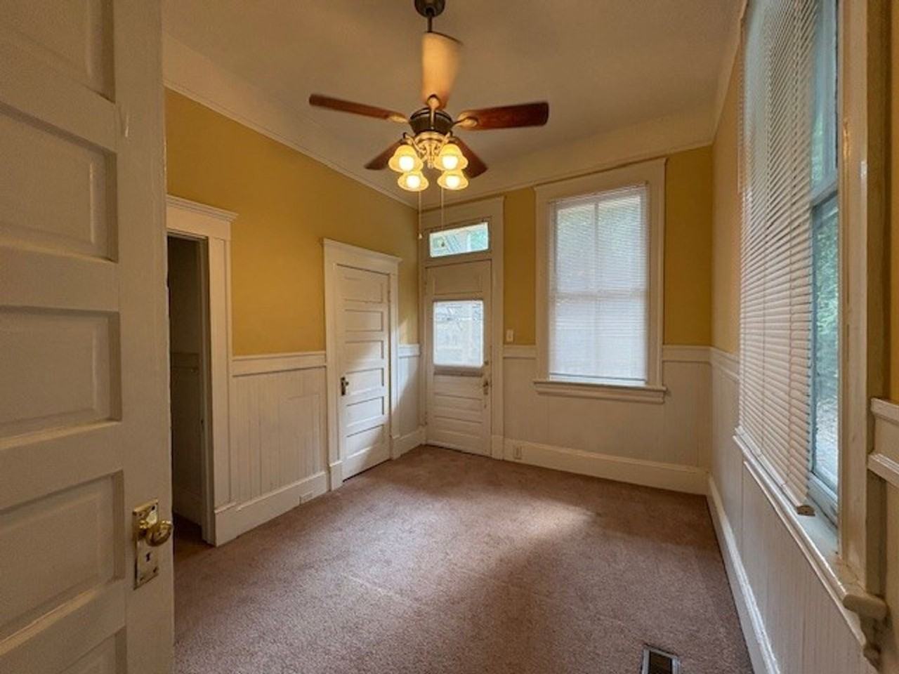 946 Magnolia St #3 - Photo 5 of 10