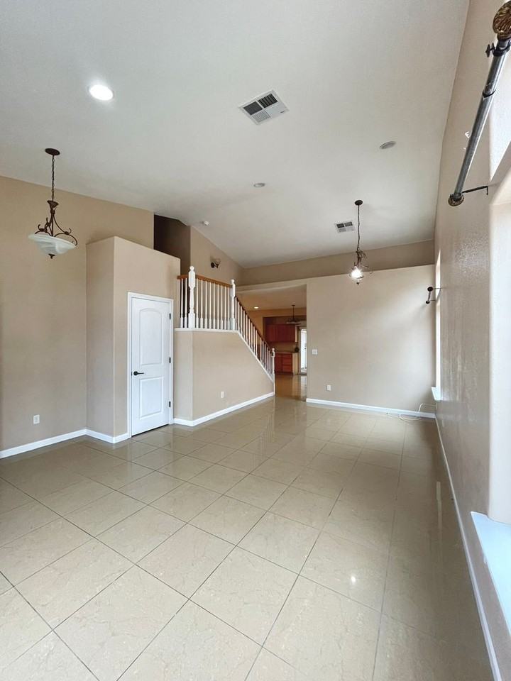 425 San Fernando St - Photo 2 of 18