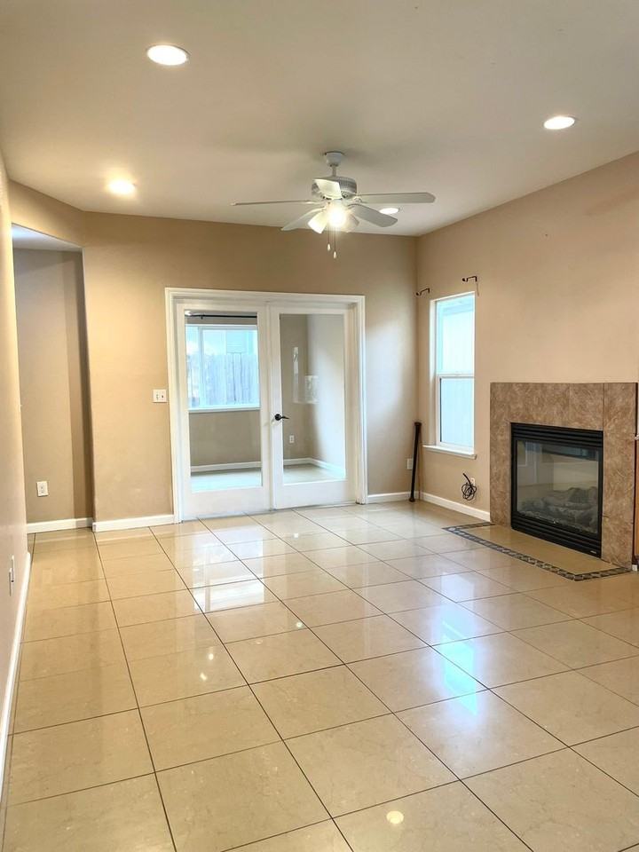 425 San Fernando St - Photo 4 of 18