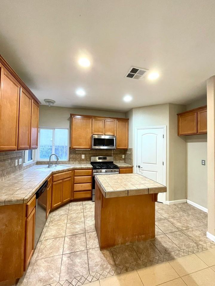 425 San Fernando St - Photo 5 of 18