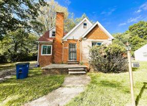 16605 Chateau Ave - Photo 1 of 1