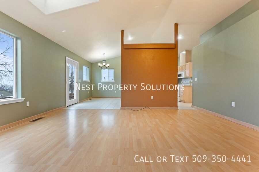 1038 S Skyline Dr - Photo 5 of 21