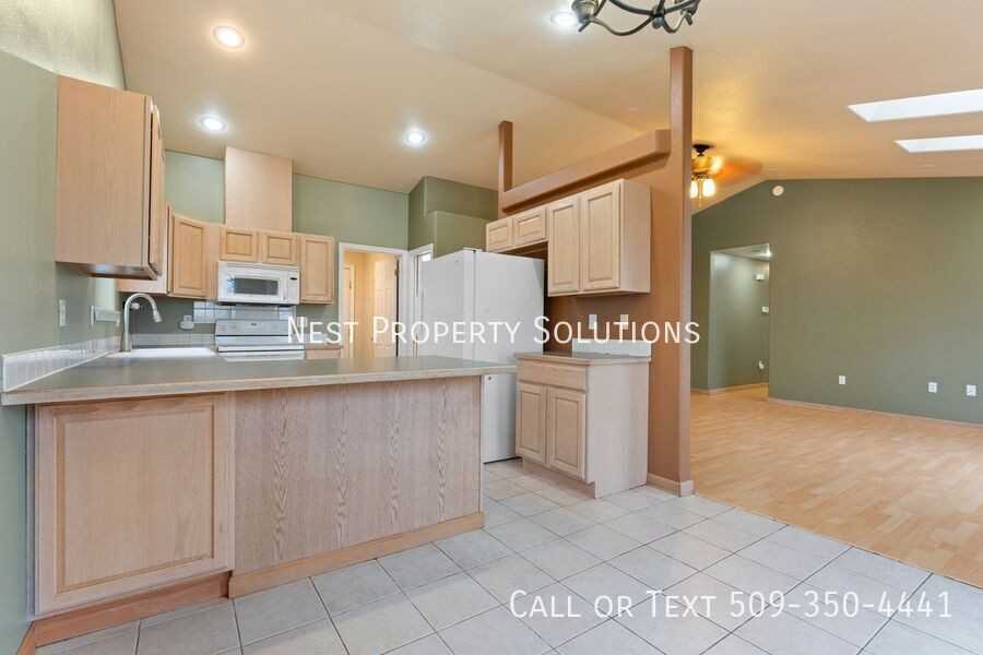 1038 S Skyline Dr - Photo 7 of 21