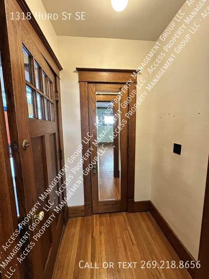1318 Hurd St Se - Photo 3 of 31