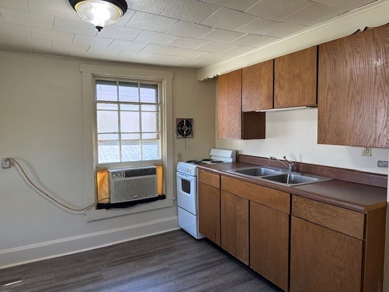 469 North Street #2ndFL - Photo 7 of 15