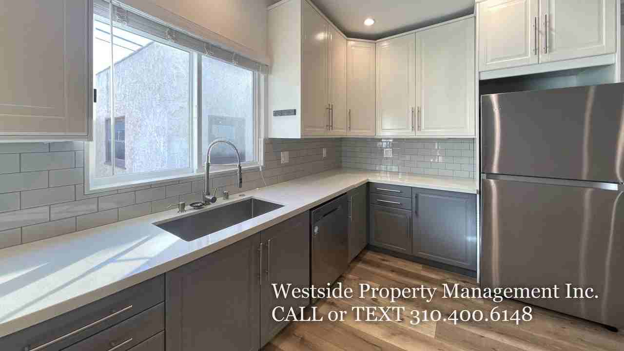 4274 Elenda St - Photo 3 of 15