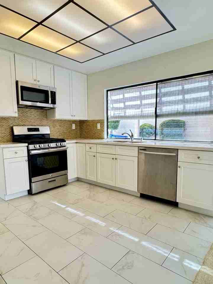 23523 Via Eliso - Photo 2 of 20