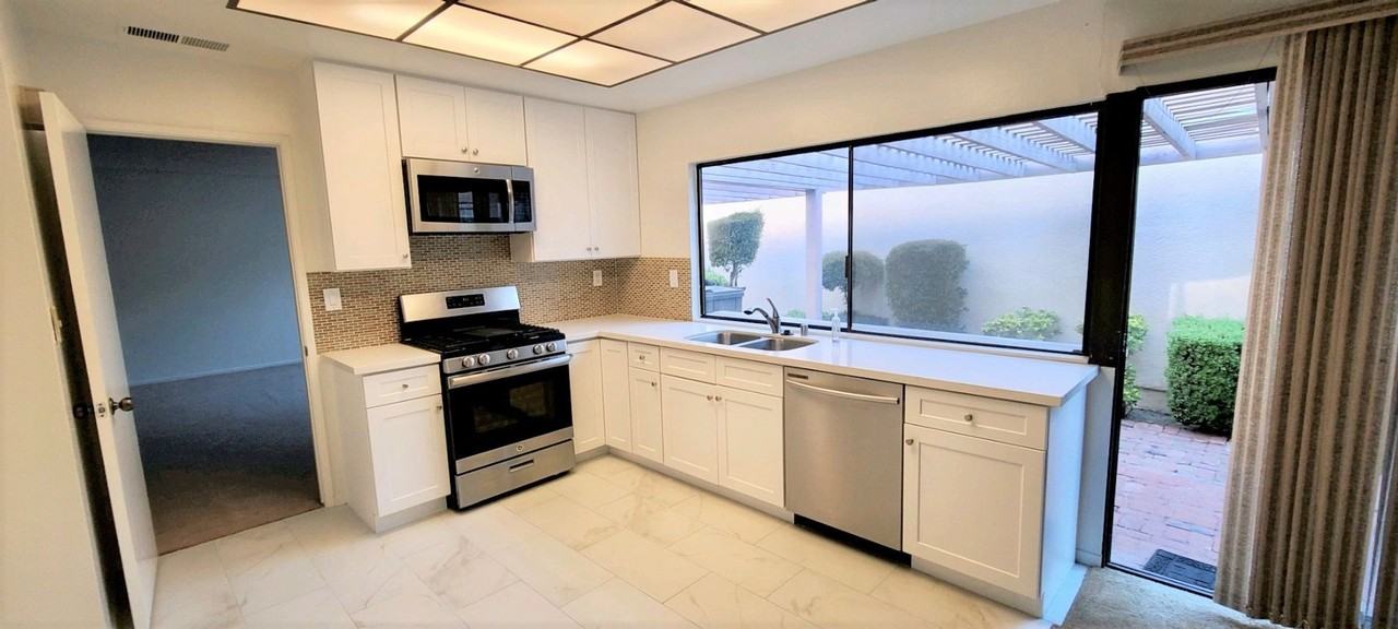 23523 Via Eliso - Photo 3 of 20