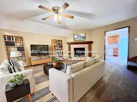 featured image of 503 N Foxridge Dr