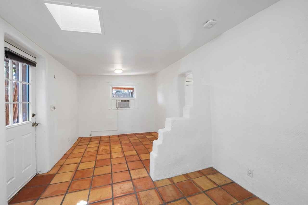 1624 Paseo De Peralta - Photo 2 of 23