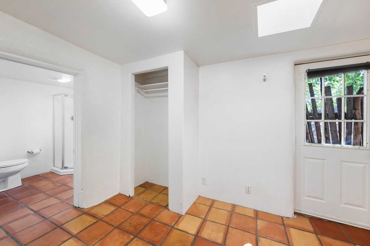 1624 Paseo De Peralta - Photo 7 of 23