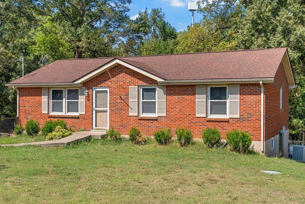 809 Pollard Rd - Photo 3 of 28
