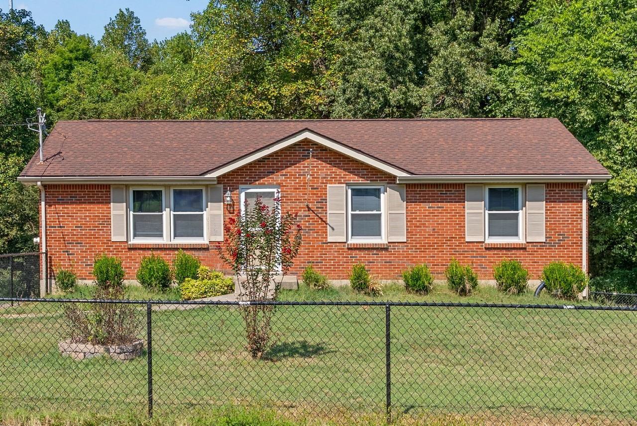 809 Pollard Rd - Photo 4 of 28