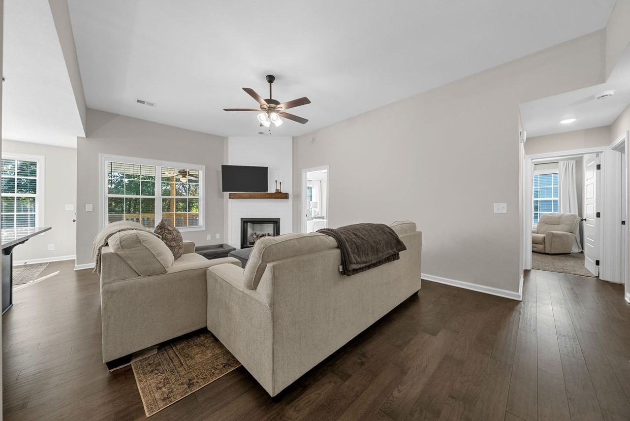 1453 Fredrick Dr - Photo 6 of 28