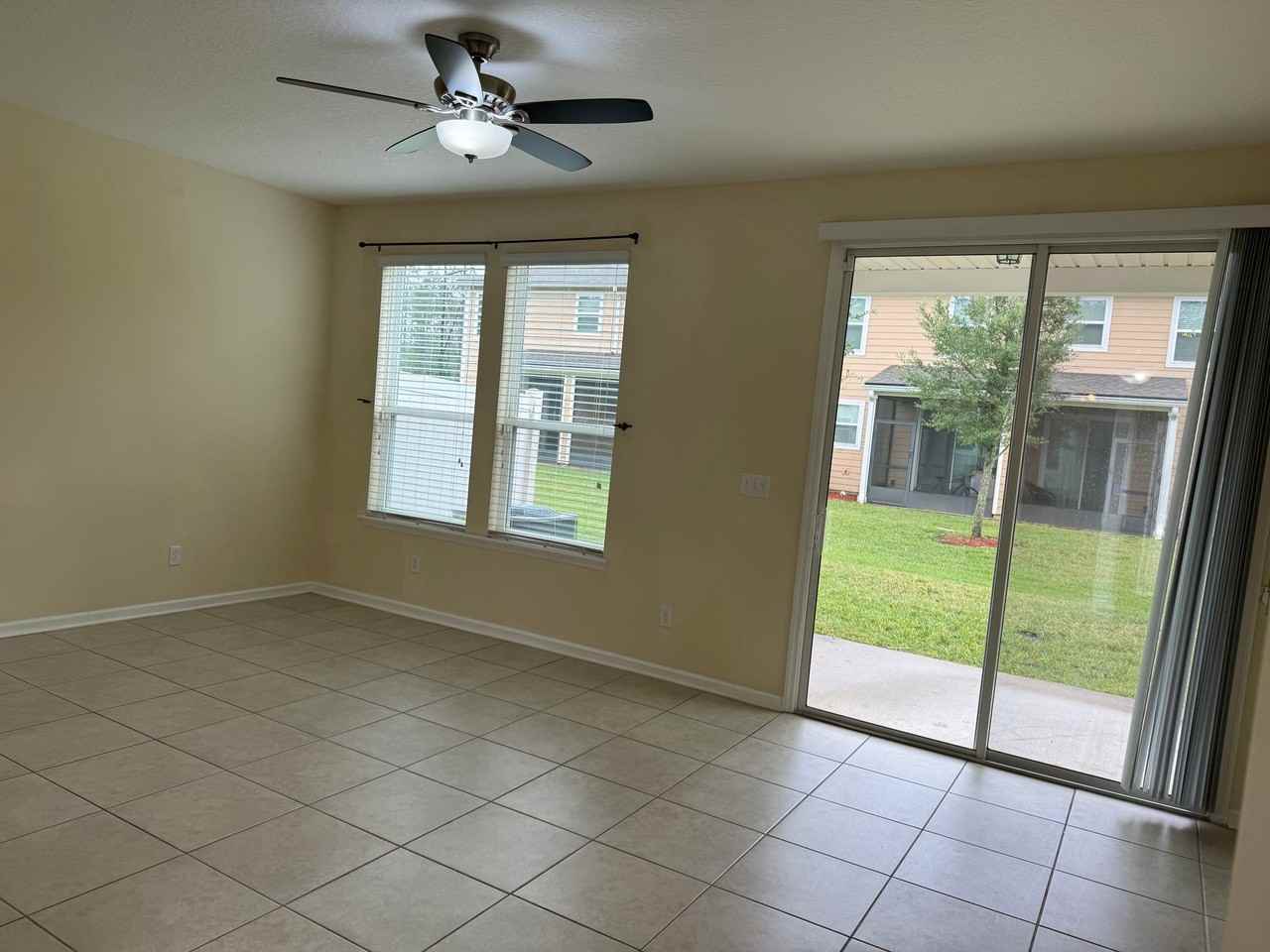 398 Richmond Drive - Photo 4 of 18