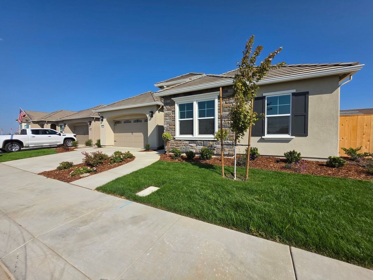 2893 Hickory Ln - Photo 3 of 42