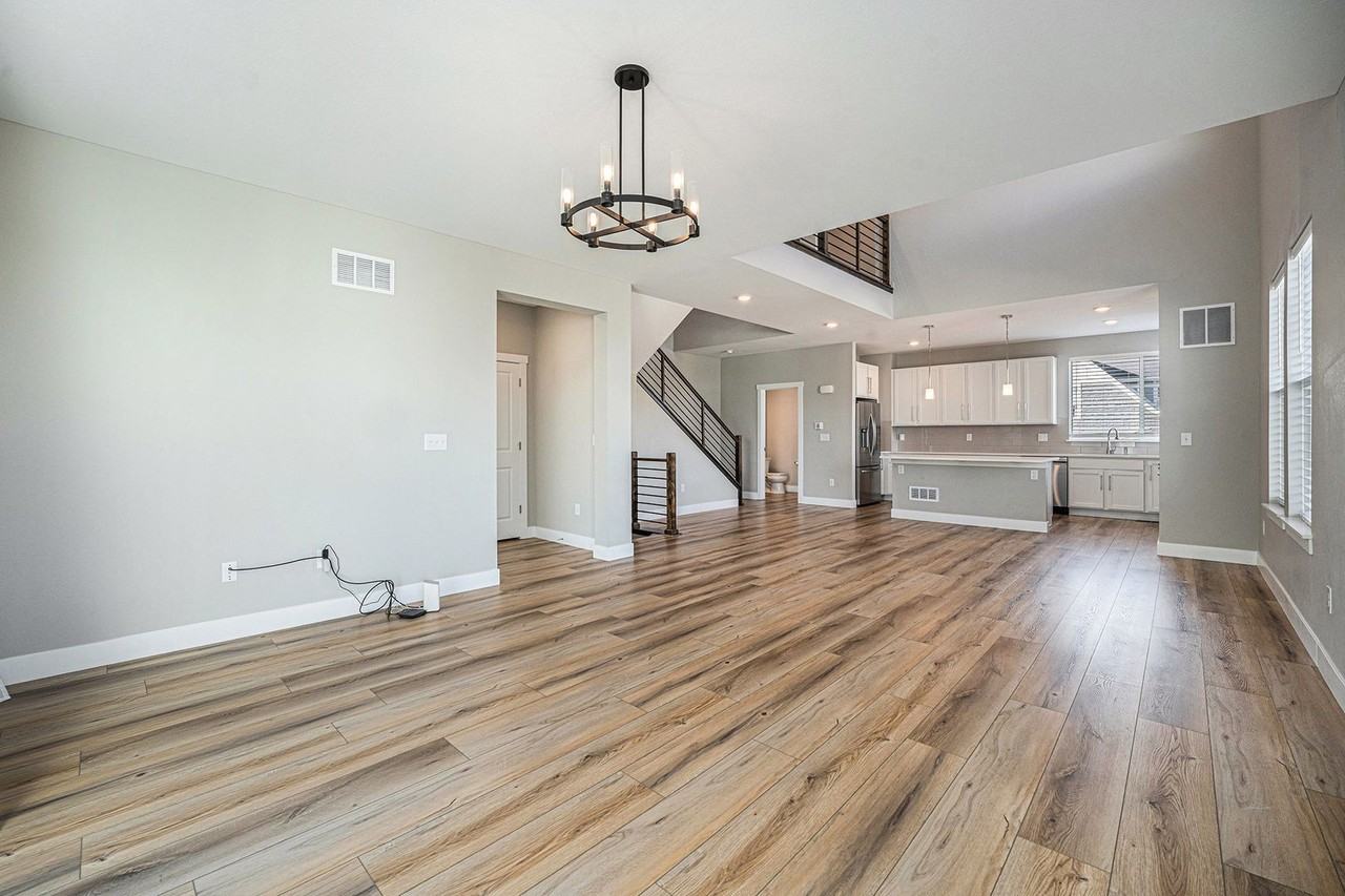 11106 W 53rd Dr - Photo 3 of 24