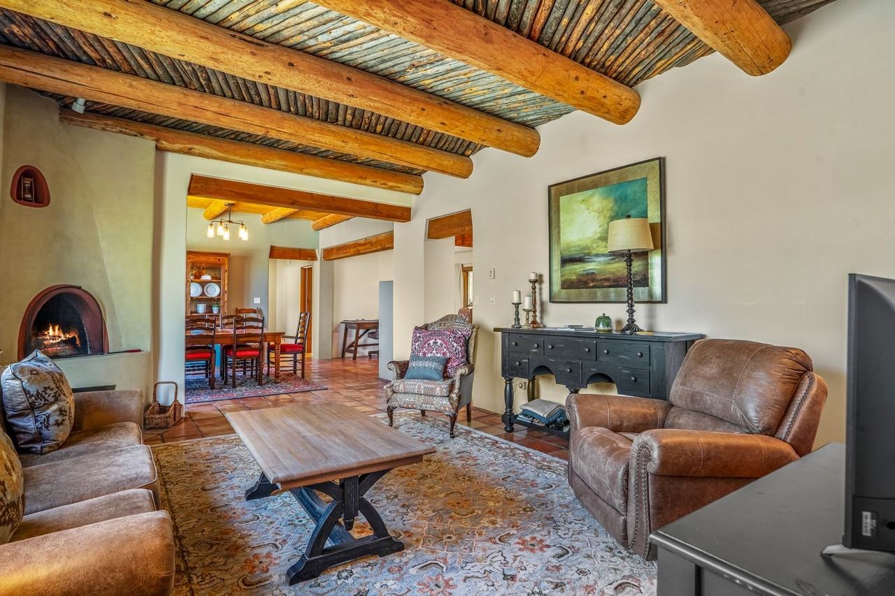 1387 Camino Corto - Photo 3 of 30