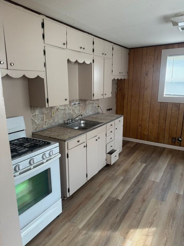 1601 1601 & 1603 W. Huntsville Ave. - Photo 3 of 11