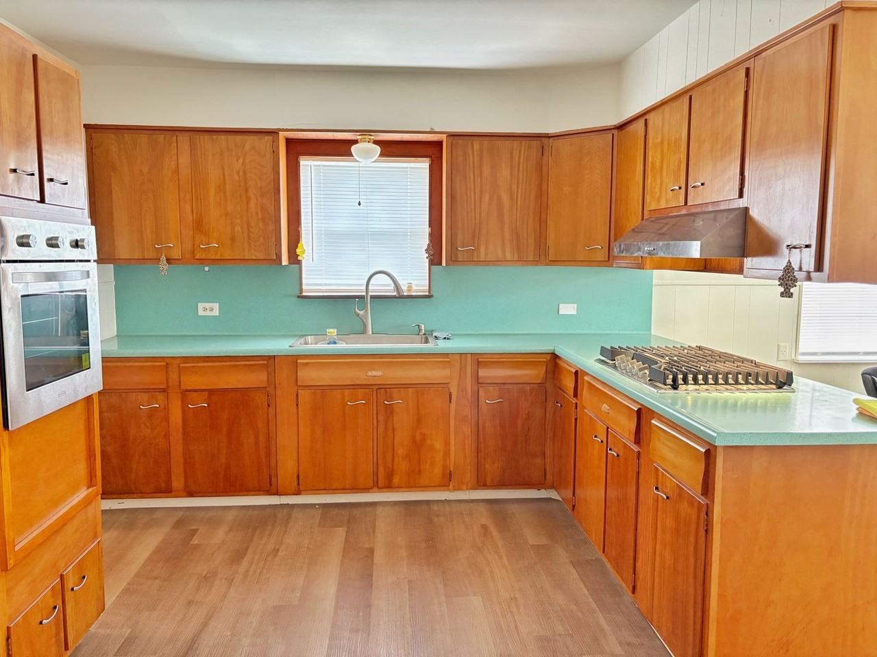 1307 Cedar St - Photo 3 of 9