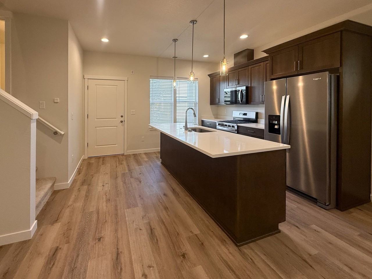 352 Se Shetterly Dr - Photo 4 of 24