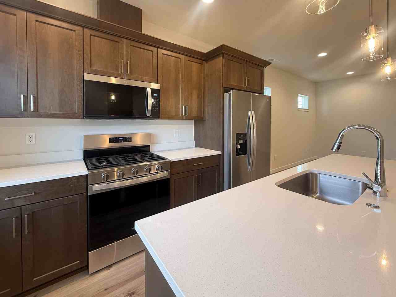 352 Se Shetterly Dr - Photo 5 of 24