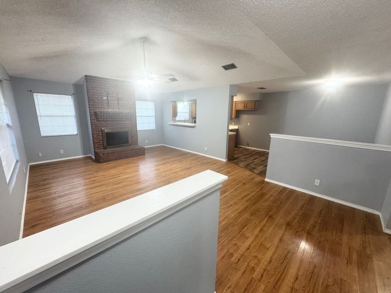 5113 Reeves Cir - Photo 2 of 12